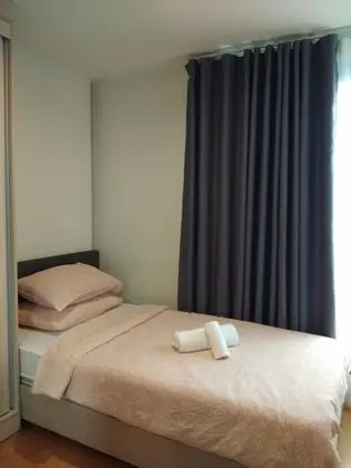Deluxe One-Bedroom Condo