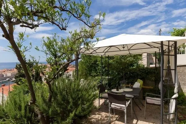 Stüdyo (Studio Apartment with Terrace)