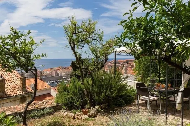 Stüdyo (Studio Apartment with Terrace)