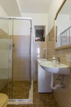 Stüdyo (Studio Apartment with Terrace)