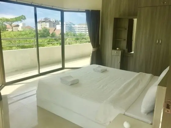 2 Bedrooms Apartment