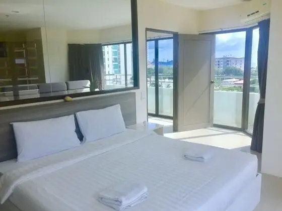 2 Bedrooms Apartment
