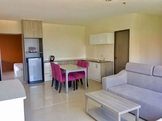 2 Bedrooms Apartment