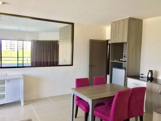 2 Bedrooms Apartment