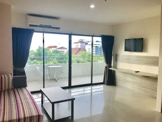 2 Bedrooms Apartment