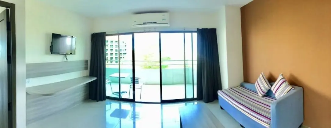 2 Bedrooms Apartment