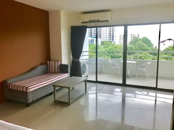 2 Bedrooms Apartment