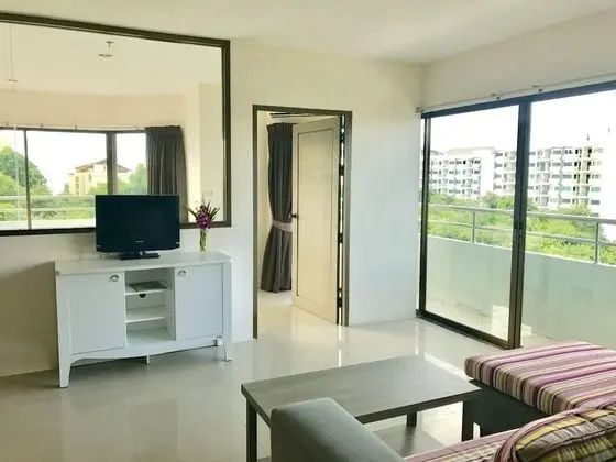 2 Bedrooms Apartment