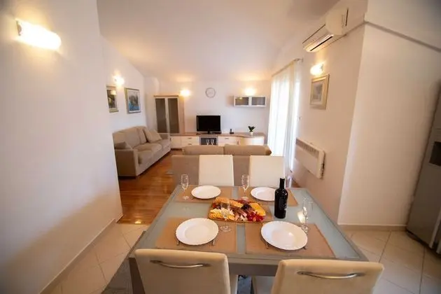Apart Daire (Apartment R&R- Two Bedroom Apartment )