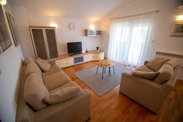 Apart Daire (Apartment R&R- Two Bedroom Apartment )