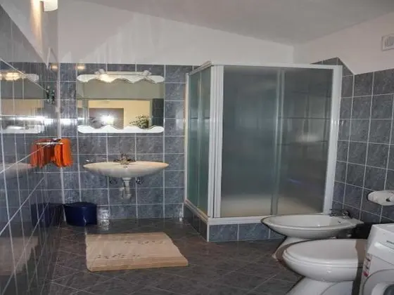 Apart Daire (Two-bedroom Apartment with Balcony an)
