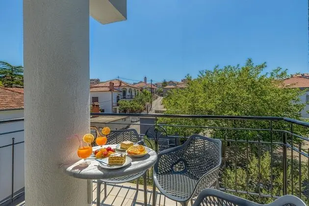 Family Apart Daire, 1 Çift Kişilik Yatak ve Çekyat, Bahçeli (Apartment Rafaela 220m from the beach)