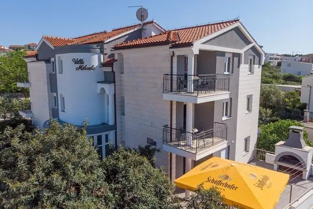 Family Apart Daire, 1 Çift Kişilik Yatak ve Çekyat, Bahçeli (Apartment Rafaela 220m from the beach)