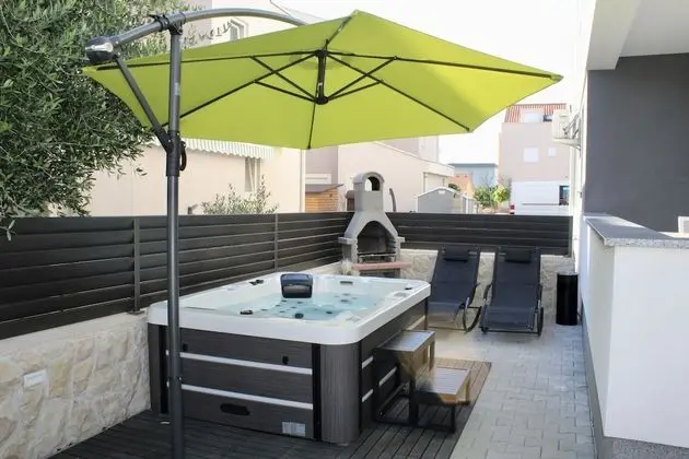 Deluxe Apart Daire, 2 Yatak Odası, Sıcak Su Havuzu, Zemin Kat