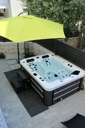 Deluxe Apart Daire, 2 Yatak Odası, Sıcak Su Havuzu, Zemin Kat