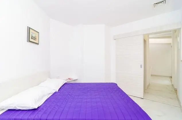 Stüdyo (Studio with Balcony and City View)