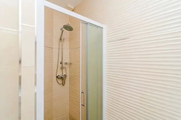 Stüdyo (Studio with Balcony and City View)