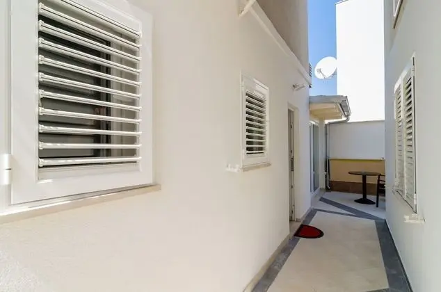 Stüdyo (Studio with Balcony and City View)