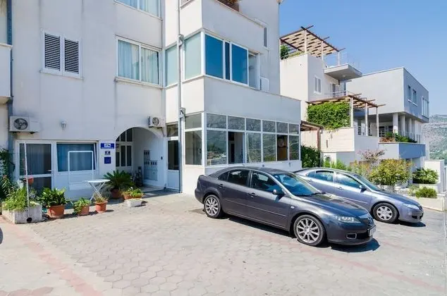 Stüdyo (Studio with Balcony and City View)