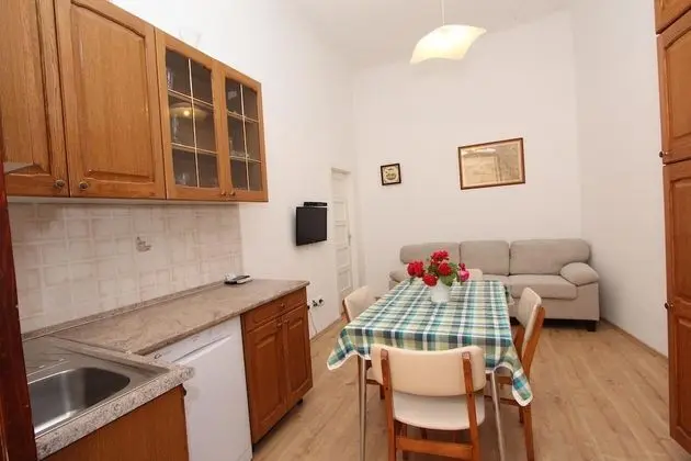 Apart Daire, 2 Yatak Odası, Sigara İçilmez