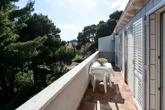 Apart Daire (One-Bedroom Apartment with Balcony)