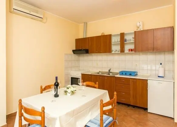 Apart Daire (One-Bedroom Apartment with Balcony)