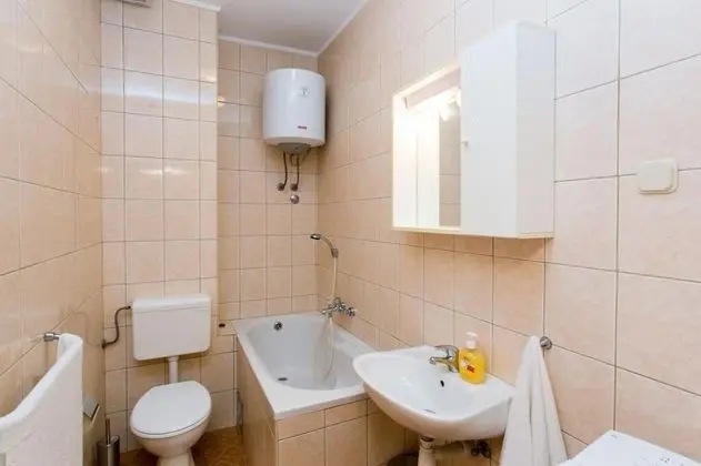 Apart Daire (One-Bedroom Apartment with Balcony)