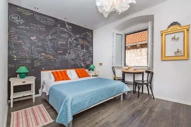 Comfort Tek Büyük Yataklı Oda
