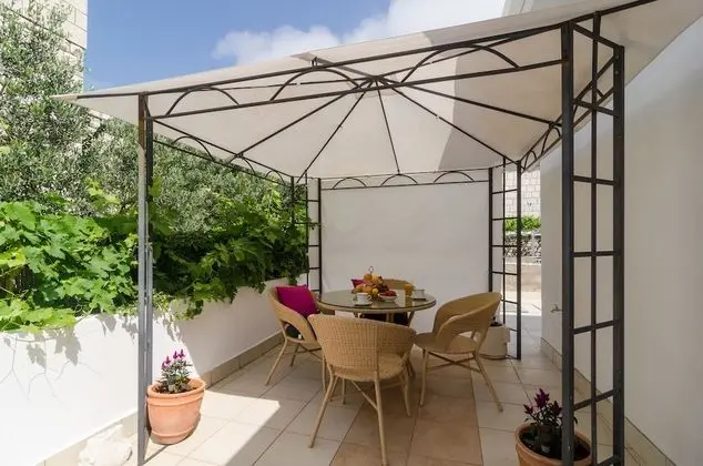 Tek Büyük Yataklı Oda, Teras