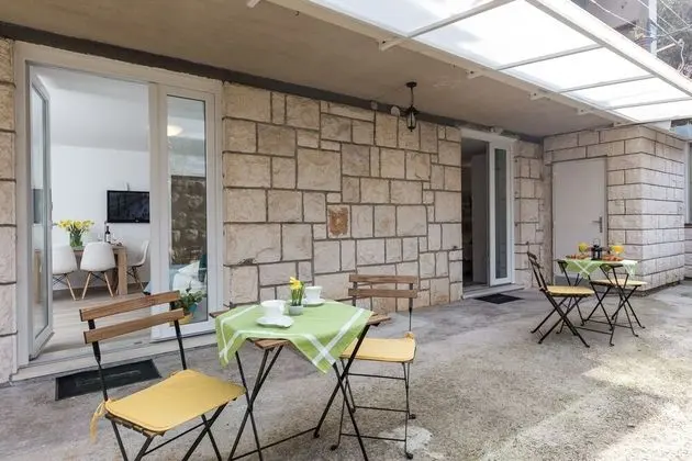 Stüdyo (Studio with Terrace and Garden View)