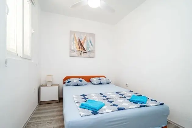 Tek Büyük Yataklı Oda (Double Room 2)