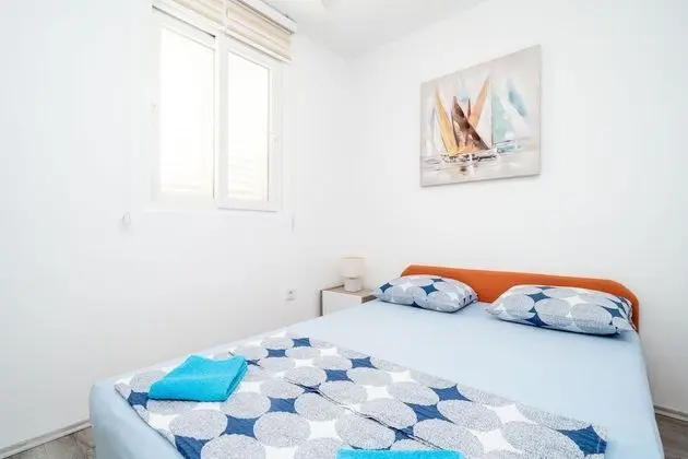 Tek Büyük Yataklı Oda (Double Room 2)