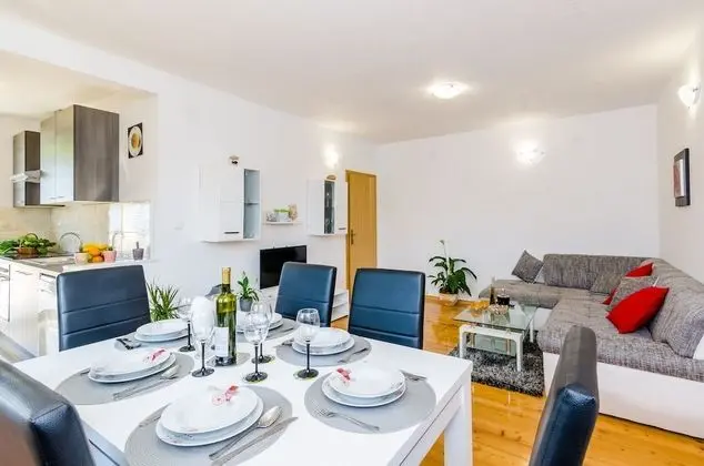 Apart Daire (One Bedroom Apartment with Balcony)