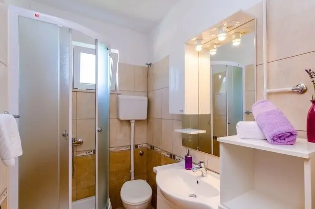 Üç Kişilik Oda (Triple Room with Balcony and Sea View)