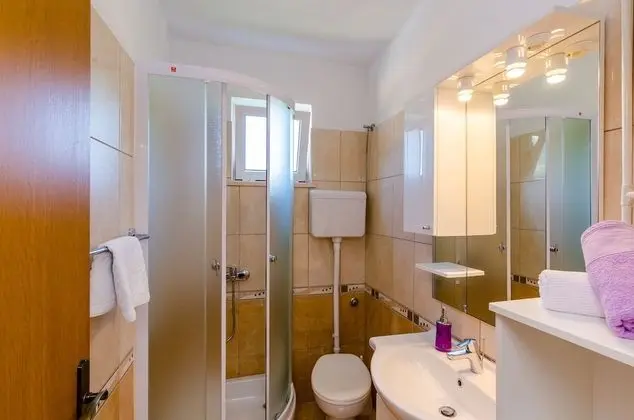 Üç Kişilik Oda (Triple Room with Balcony and Sea View)