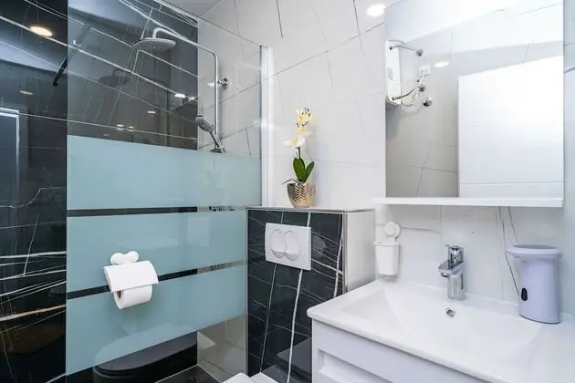 Tek Büyük Yataklı Oda (Apartment & Rooms Papa - Premium Doub)