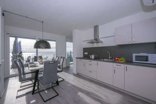 Standard Apart Daire, Birden Çok Yatak, 2 Banyolu, Dağ Yamacı (Apartment Rustichel With Lake View)