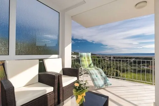 Apart Daire (Two Bedroom Apartment with Balcony an)