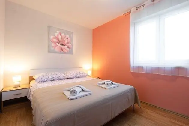 Apart Daire (Two Bedroom Apartment with Balcony an)