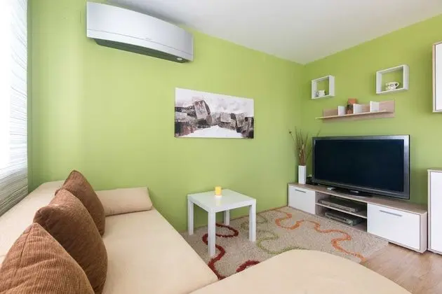 Apart Daire (Two Bedroom Apartment with Balcony an)