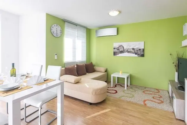 Apart Daire (Two Bedroom Apartment with Balcony an)