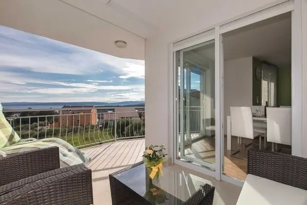 Apart Daire (Two Bedroom Apartment with Balcony an)