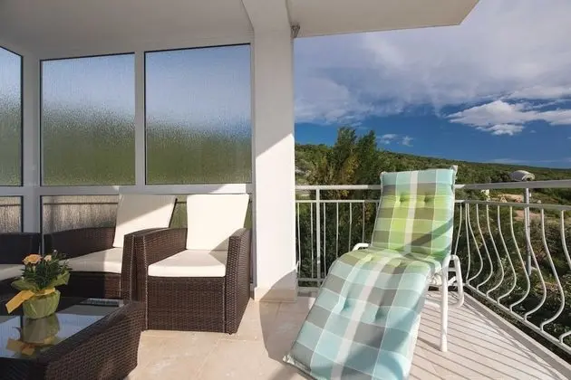 Apart Daire (Two Bedroom Apartment with Balcony an)