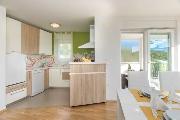 Apart Daire (Two Bedroom Apartment with Balcony an)