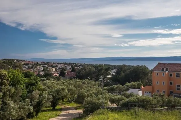 Apart Daire (Two Bedroom Apartment with Balcony an)