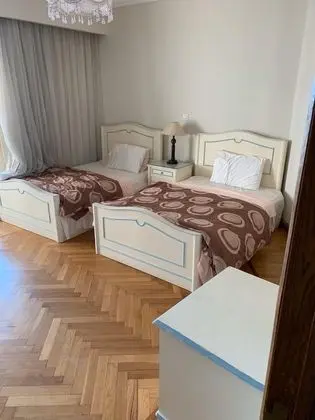 Apart Daire, Deniz Manzaralı (Three-Bedroom Apartment)