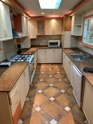 Apart Daire, Deniz Manzaralı (Three-Bedroom Apartment)