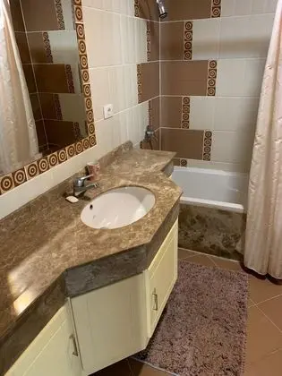 Apart Daire, Deniz Manzaralı (Three-Bedroom Apartment)