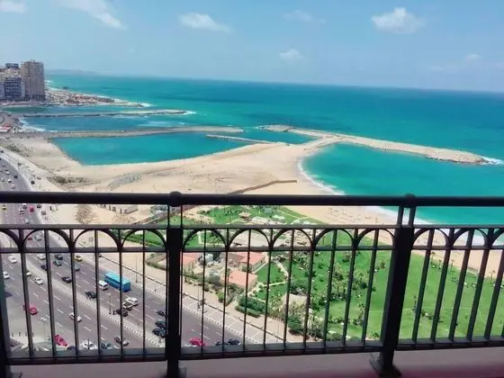 Apart Daire, Deniz Manzaralı (Three-Bedroom Apartment)