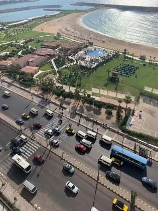 Apart Daire, Deniz Manzaralı (Three-Bedroom Apartment)